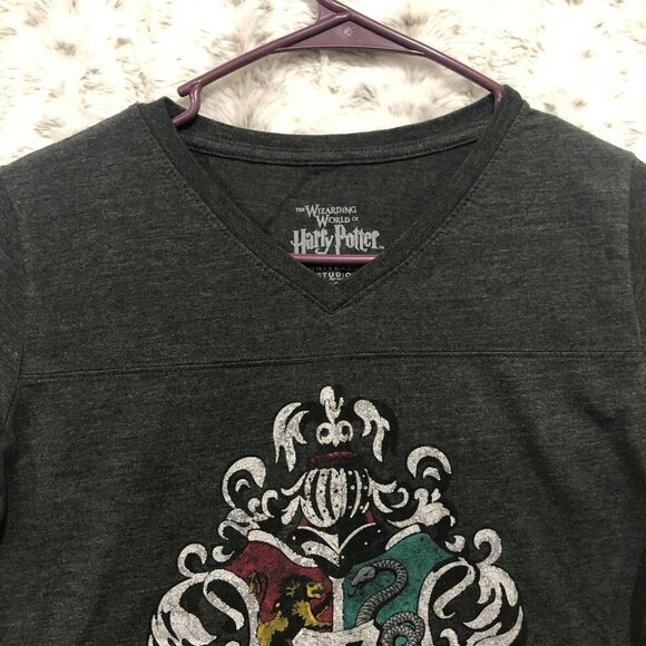 The Wizarding World of Harry Potter Universal Studios Hogwarts Crest T-Shirt S - Picture 3 of 8